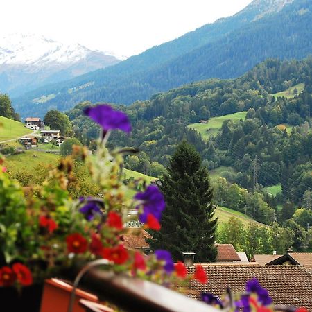 Rooms With Private Bathrooms Saas im Prattigau Exterior foto