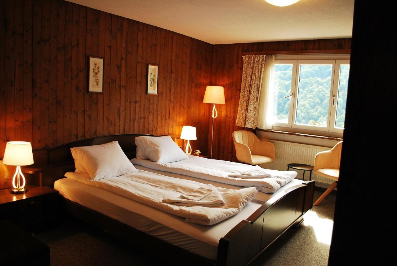 Rooms With Private Bathrooms Saas im Prattigau Exterior foto