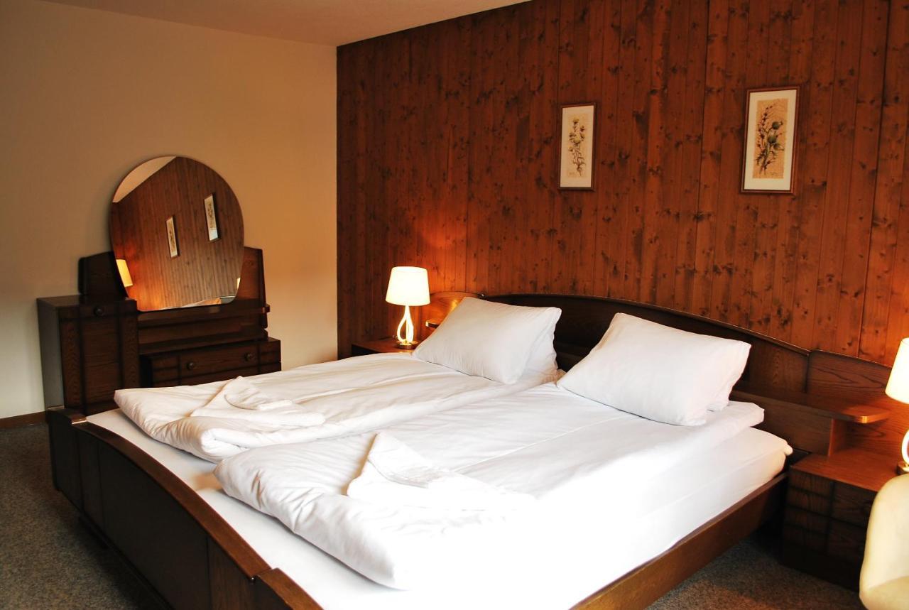 Rooms With Private Bathrooms Saas im Prattigau Exterior foto