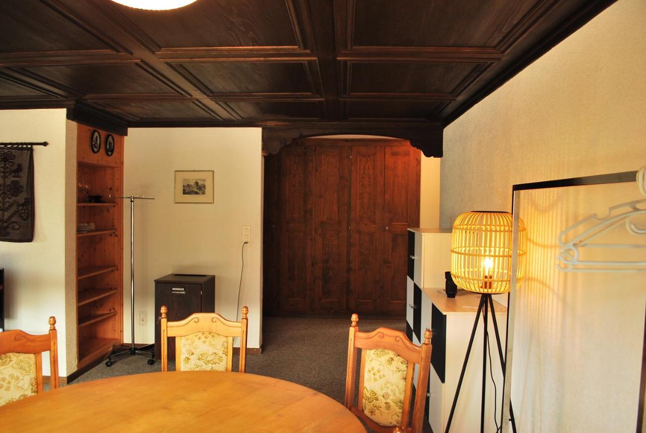 Rooms With Private Bathrooms Saas im Prattigau Exterior foto