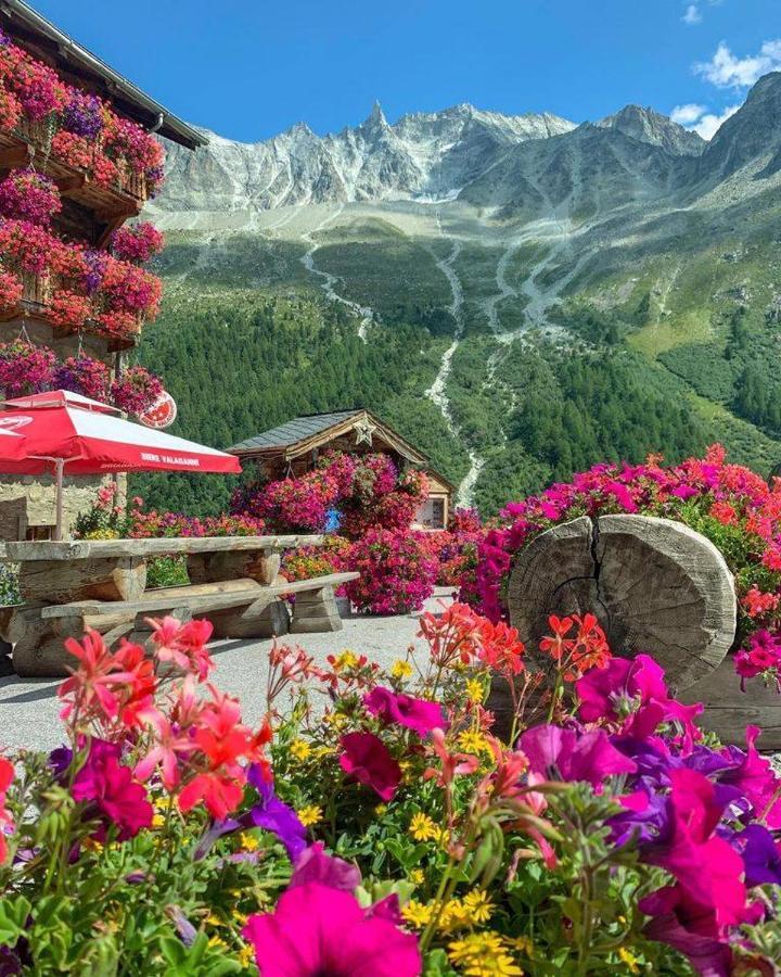 Rooms With Private Bathrooms Saas im Prattigau Exterior foto