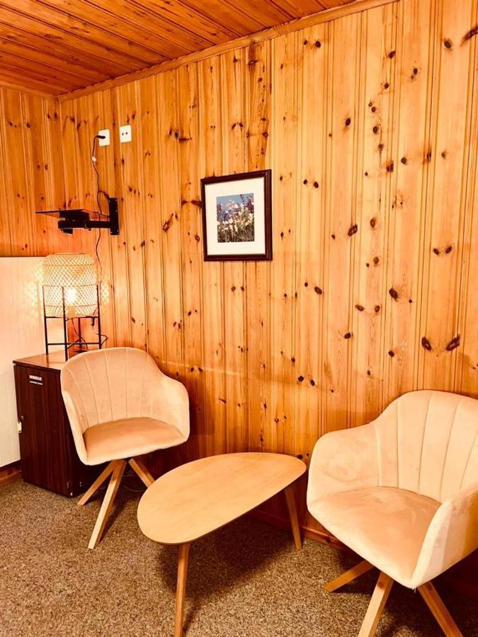 Rooms With Private Bathrooms Saas im Prattigau Exterior foto