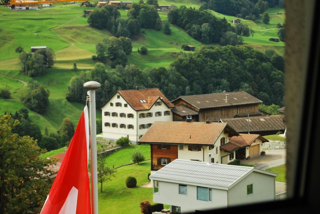 Rooms With Private Bathrooms Saas im Prattigau Exterior foto